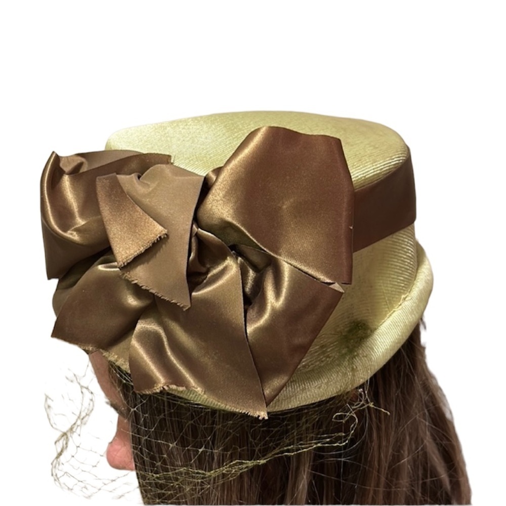 Vintage Hat Shimmer Sage Green/Olive Green‎ Satin Bow Veiled